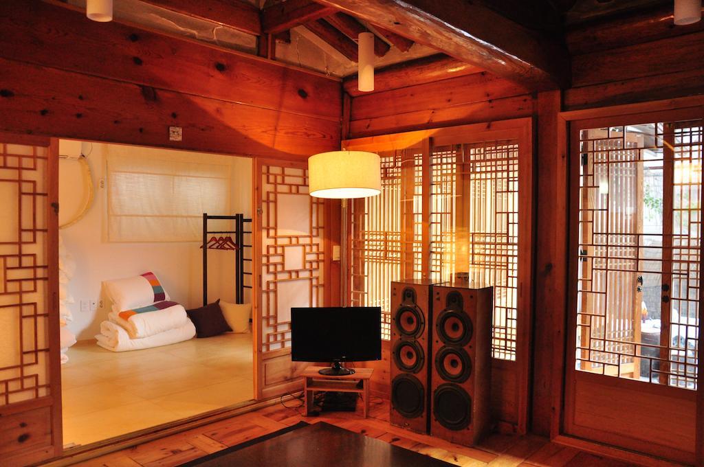 Hueahn Hanok Guesthouse Сеул Екстер'єр фото
